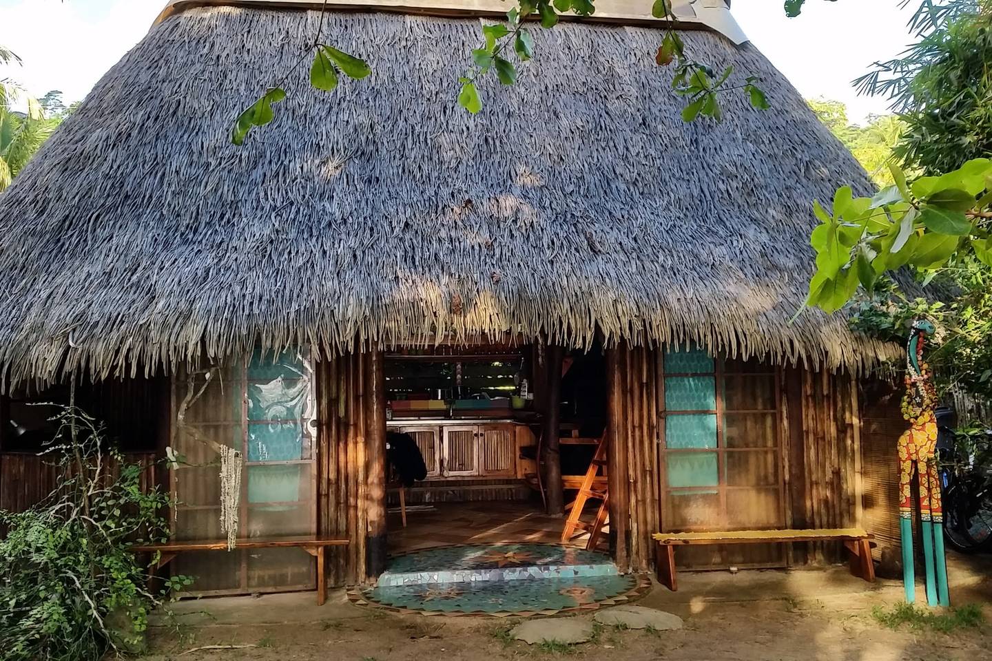 maison polynésienne de style traditionnel