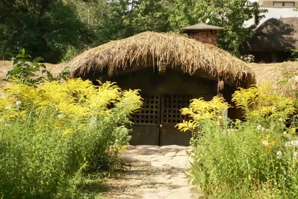 maison semi souterraine