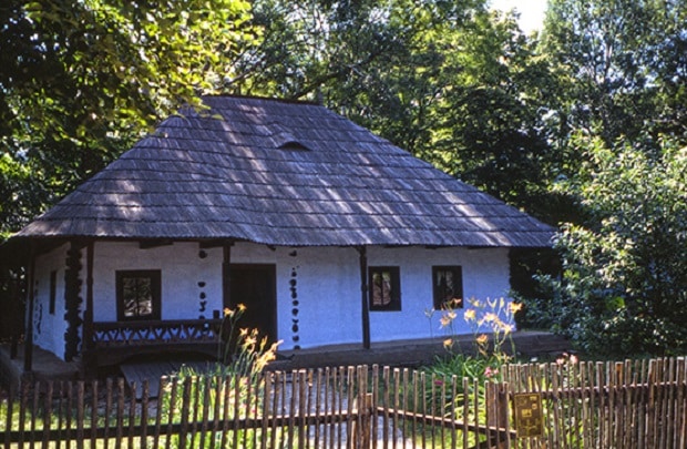 maison traditionnelle roumaine