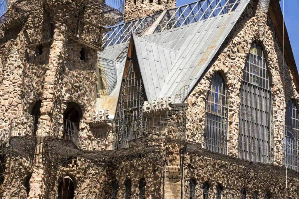 façade Bishop Castle