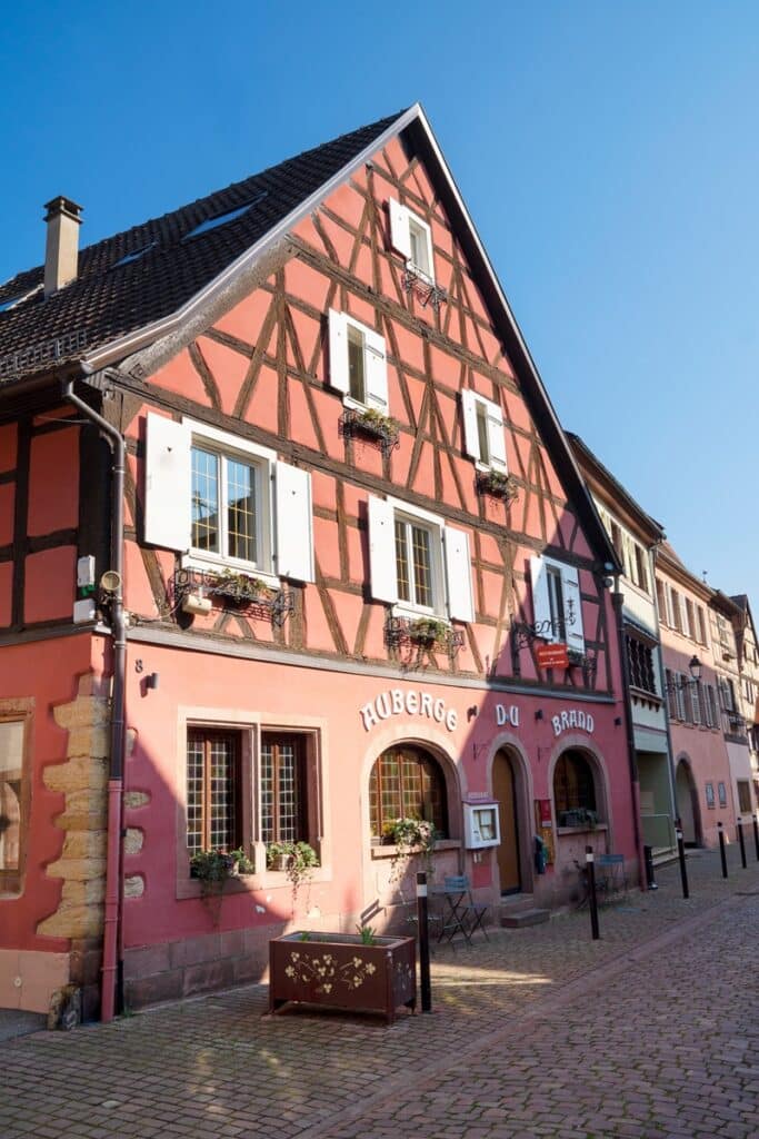 Eguisheim maison colorée à colombages