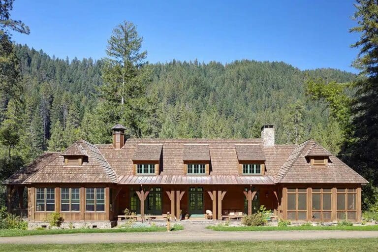 chalet en bois avec aménagement intérieur rustique
