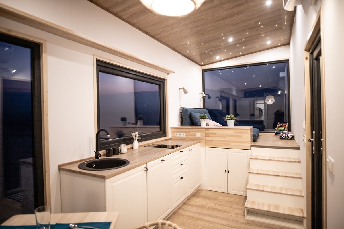 lumière allumée dans tiny house