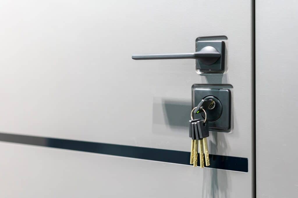 serrure de porte bloquée