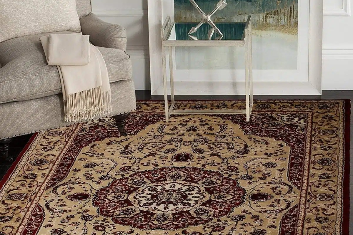 tapis antique dans un salon