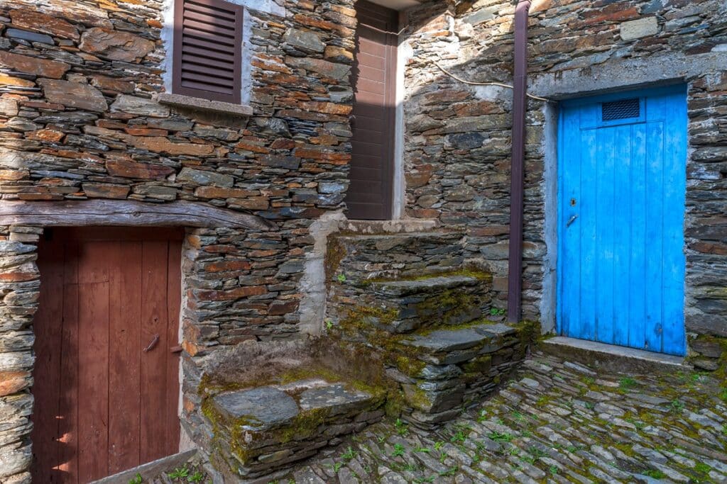 maison en pierre à Piodao
