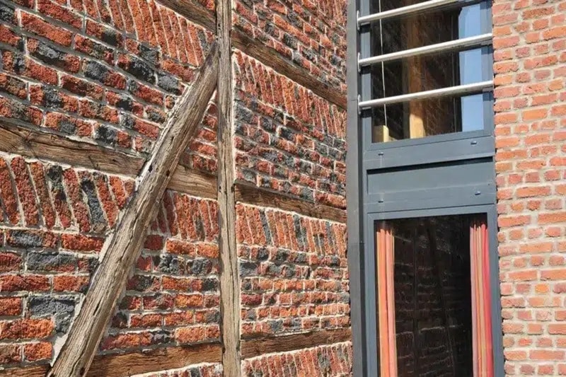 Ancienne maison à colombage rénovée à Petit-Han en Belgique