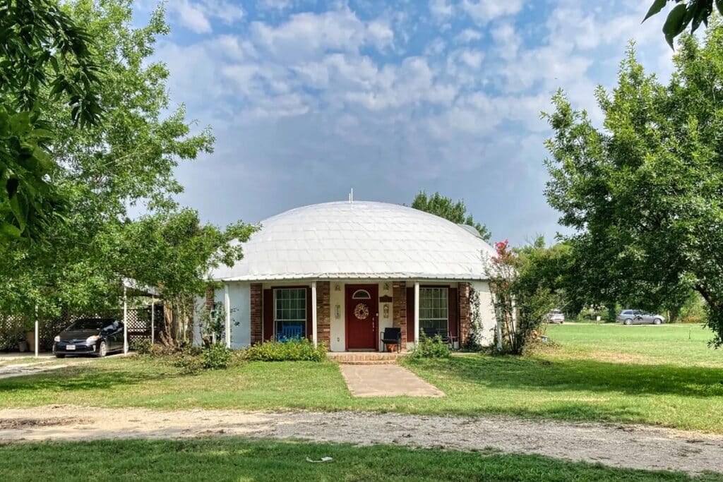 the orion maison dome monolithique