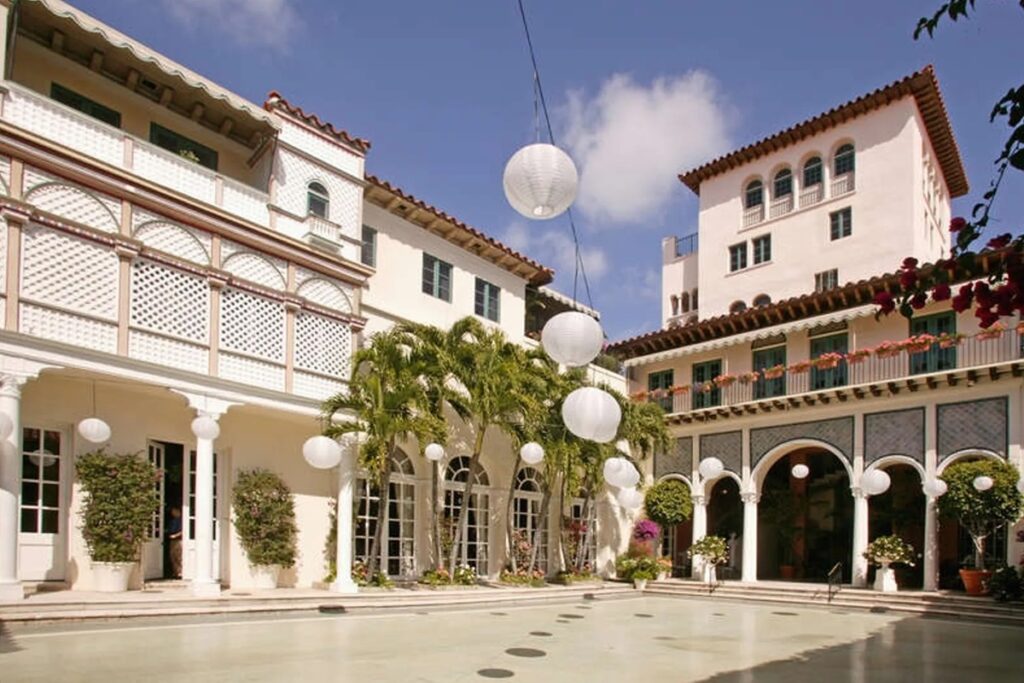 bâtiment de style Mediterranean Revival à Boca Raton