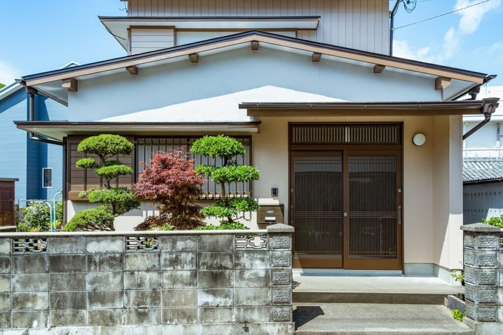 maison contemporaine et traditionnelle japonaise
