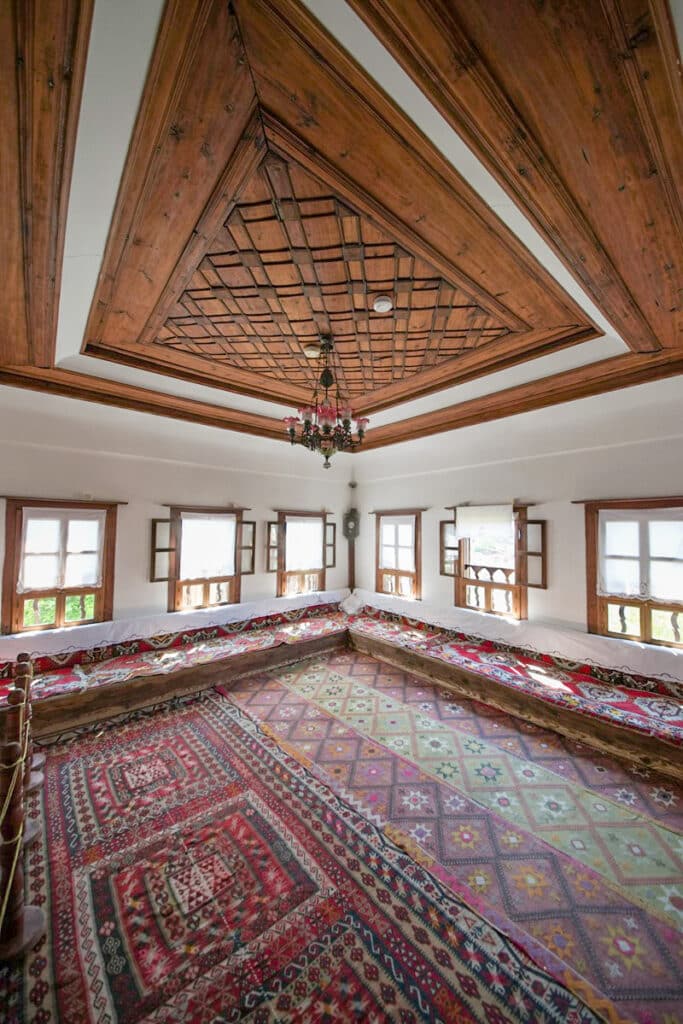 plafond bois maison traditionnelle Safranbolu