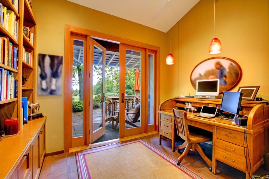intérieur d'une maison de style Ranch