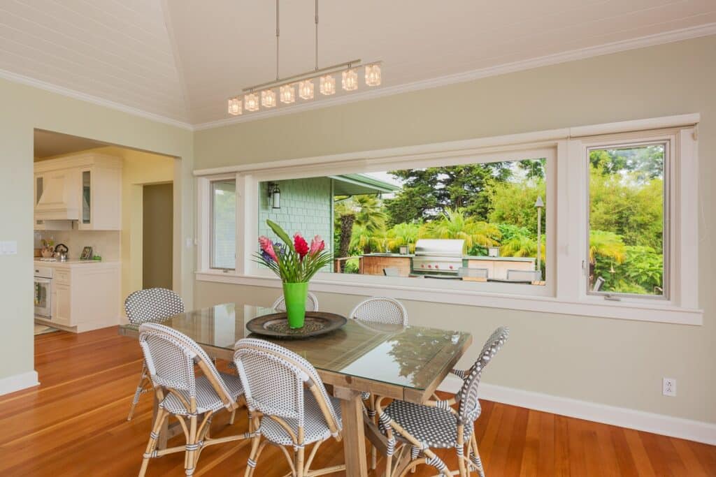 intérieur d'une maison de style Ranch