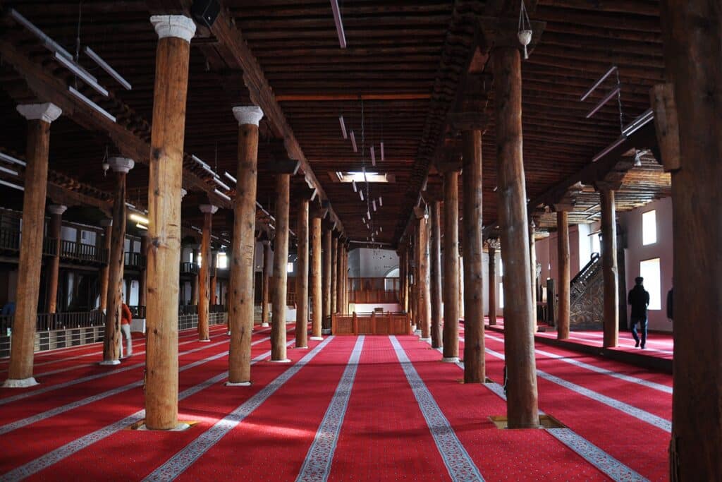 intérieur de la Grande Mosquée de Sivrihisar