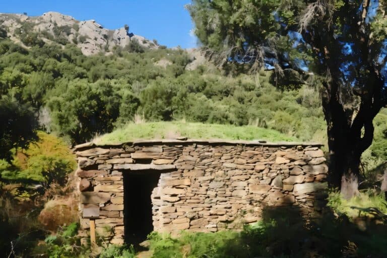 abri de berger en pierre corse