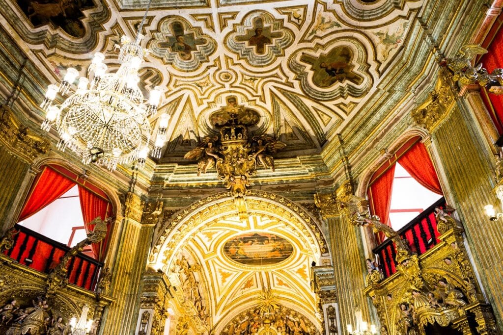 intérieur basilique Nossa Senhora do Pilar