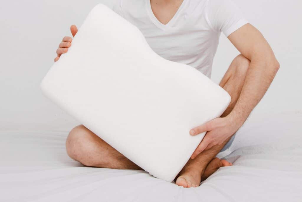 gros plan sur un oreiller ergonomique