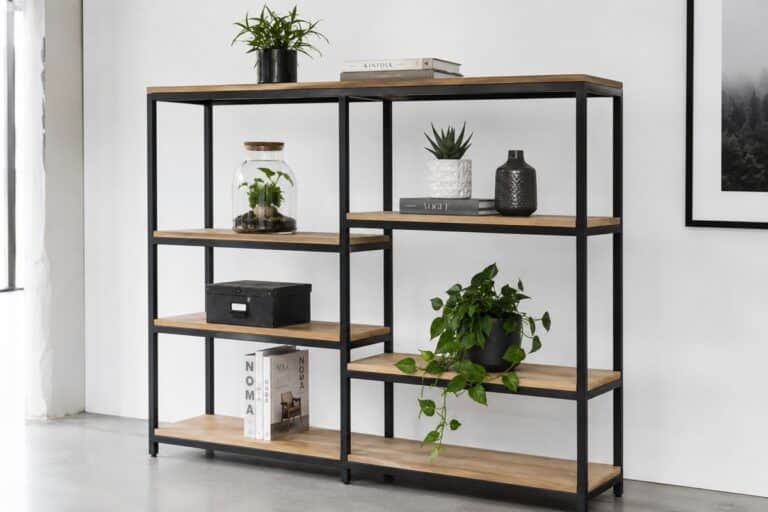 étagère décorative en bois et tubes aluminium