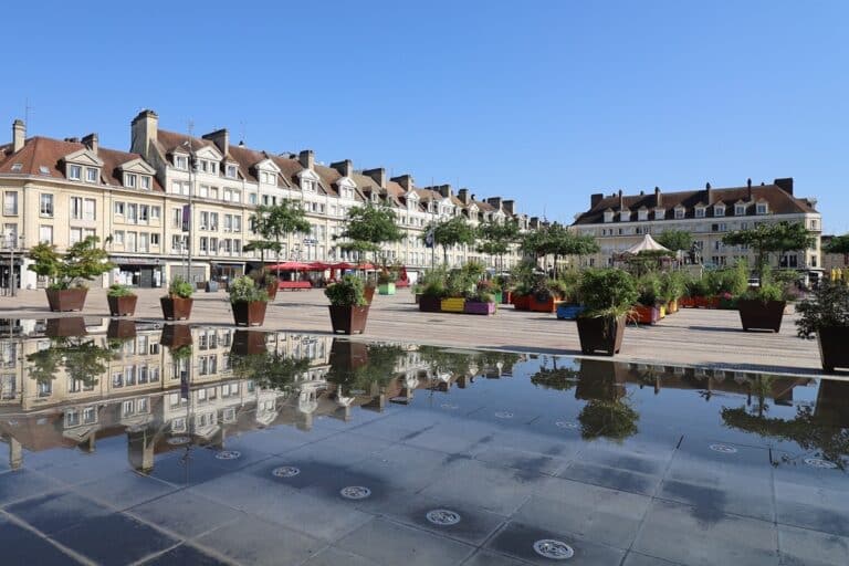 beauvais place jeanne hachette