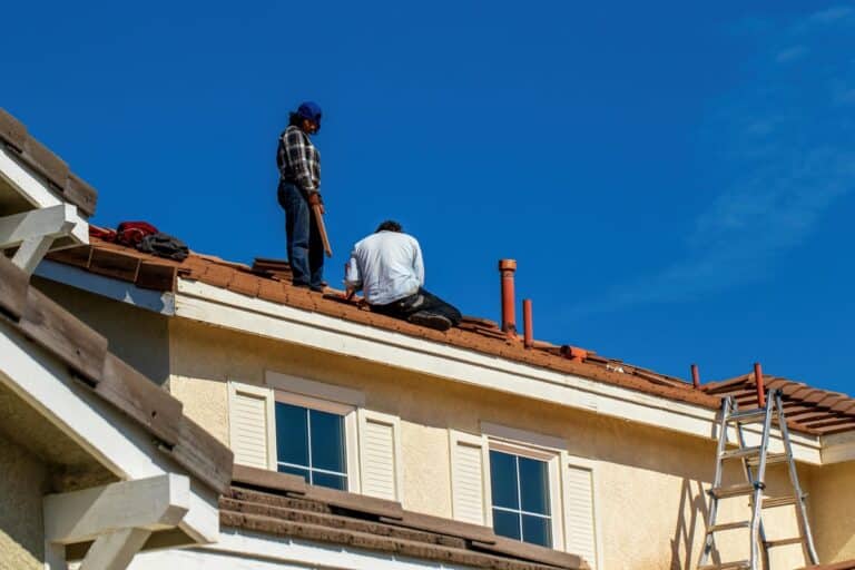 Quels sont les meilleurs travaux d’isolation de toiture à faire en région neigeuse ?
