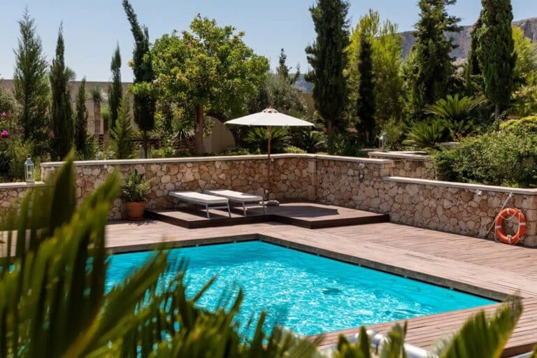 Optez pour une rénovation de piscine réussie et profitez d'un espace modernisé