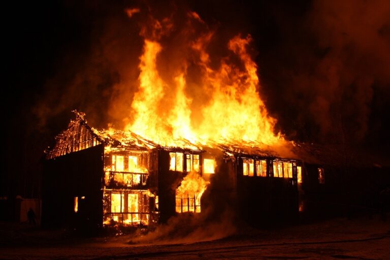 Comment bien réagir et se faire indemniser en cas de sinistre incendie ?