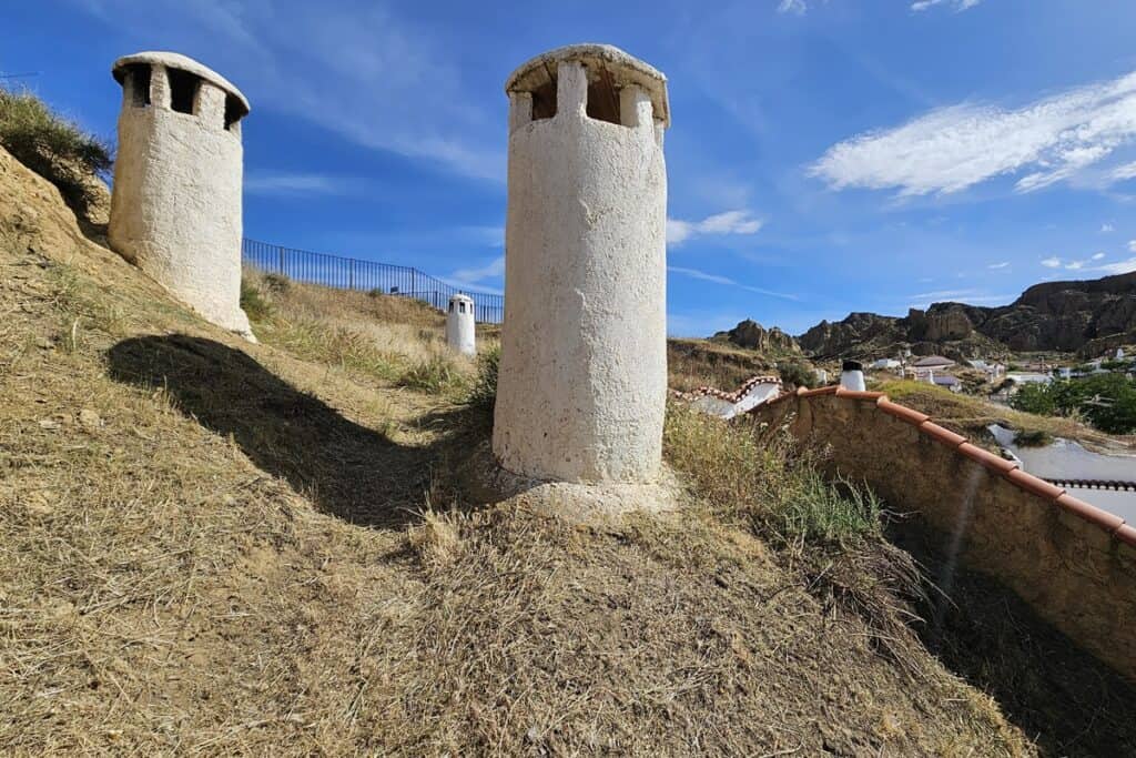 cheminée maison troglodyte guadix