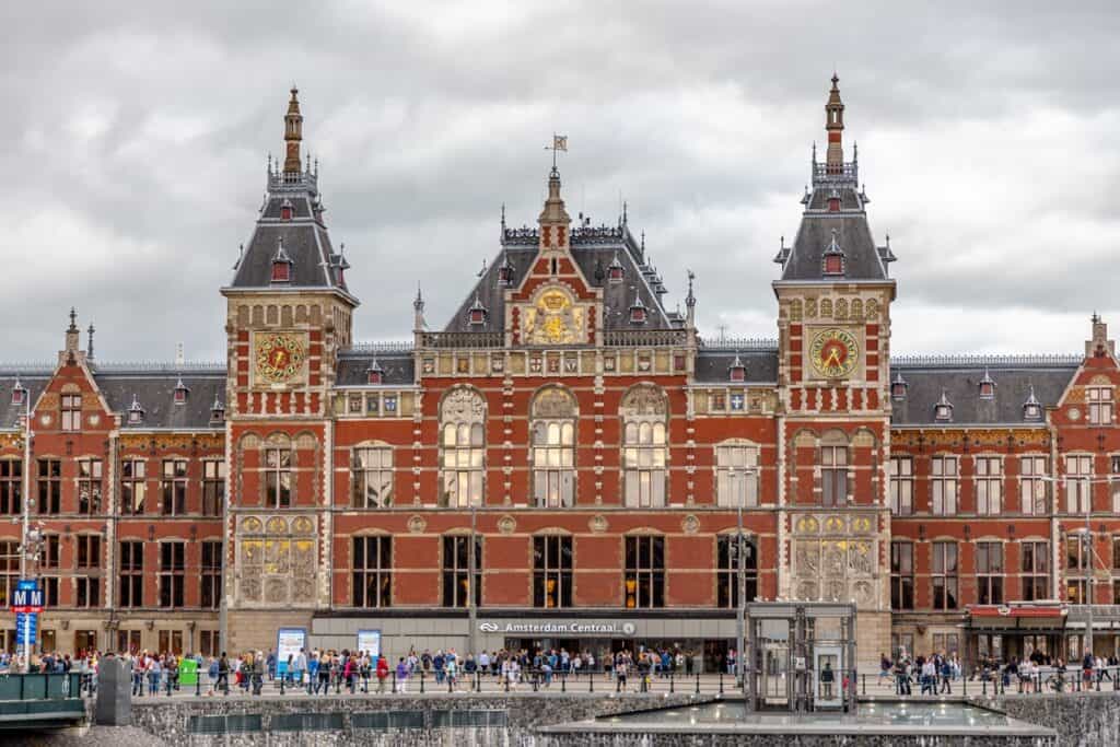 gare centrale d'Amsterdam