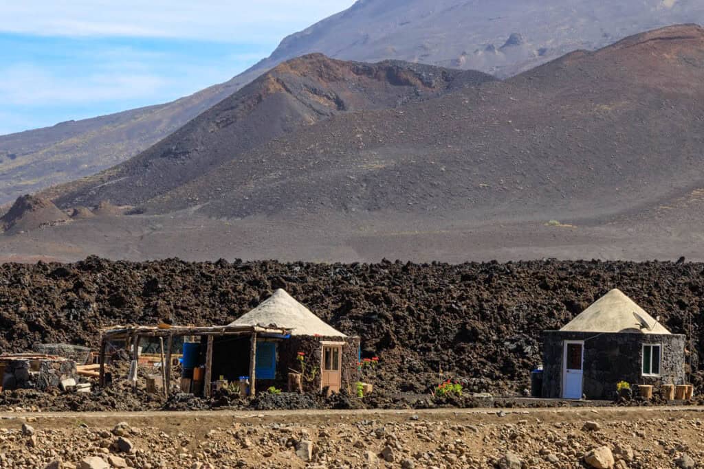 funcos traditionnelles en pierre volcanique au Cap-Vert