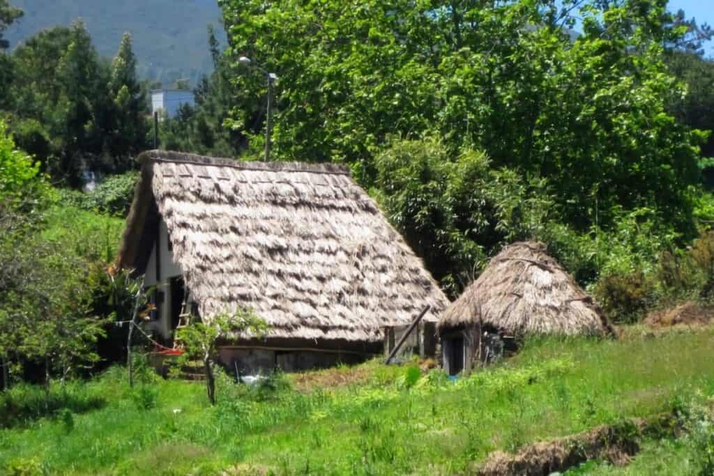 maisons en chaume au Cap-Vert