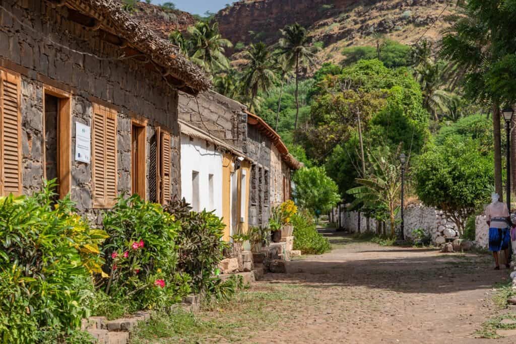 maisons en pierre volcanique au Cap-Vert