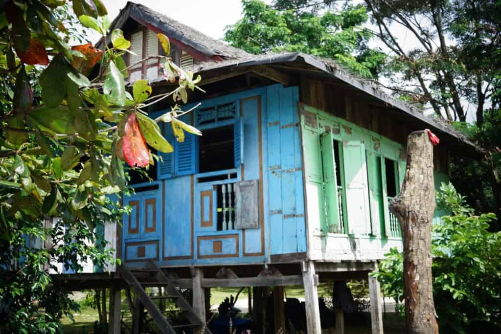 maison traditionnelle Bugis en bois