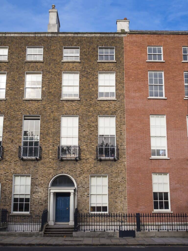 façades maisons géorgiennes en Irlande