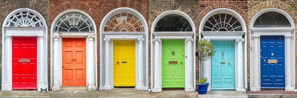 portes colorées maisons géorgiennes