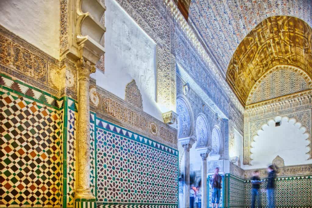 Intérieur de l'Alcázar de Séville de style Mudéjar