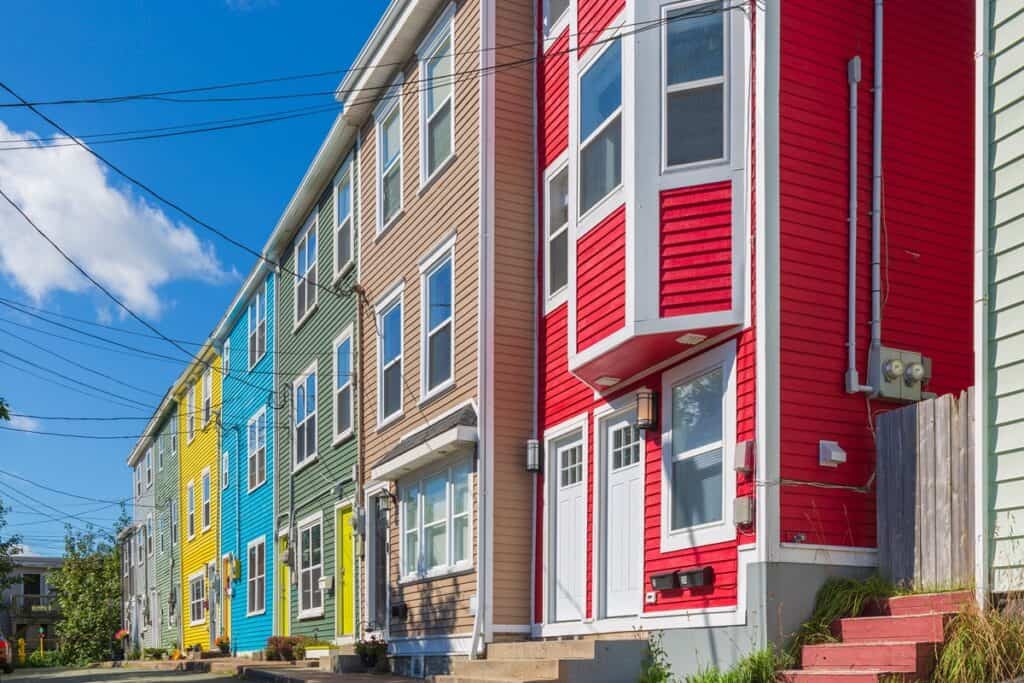 façades colorées de Saint-Jean de Terre-Neuve