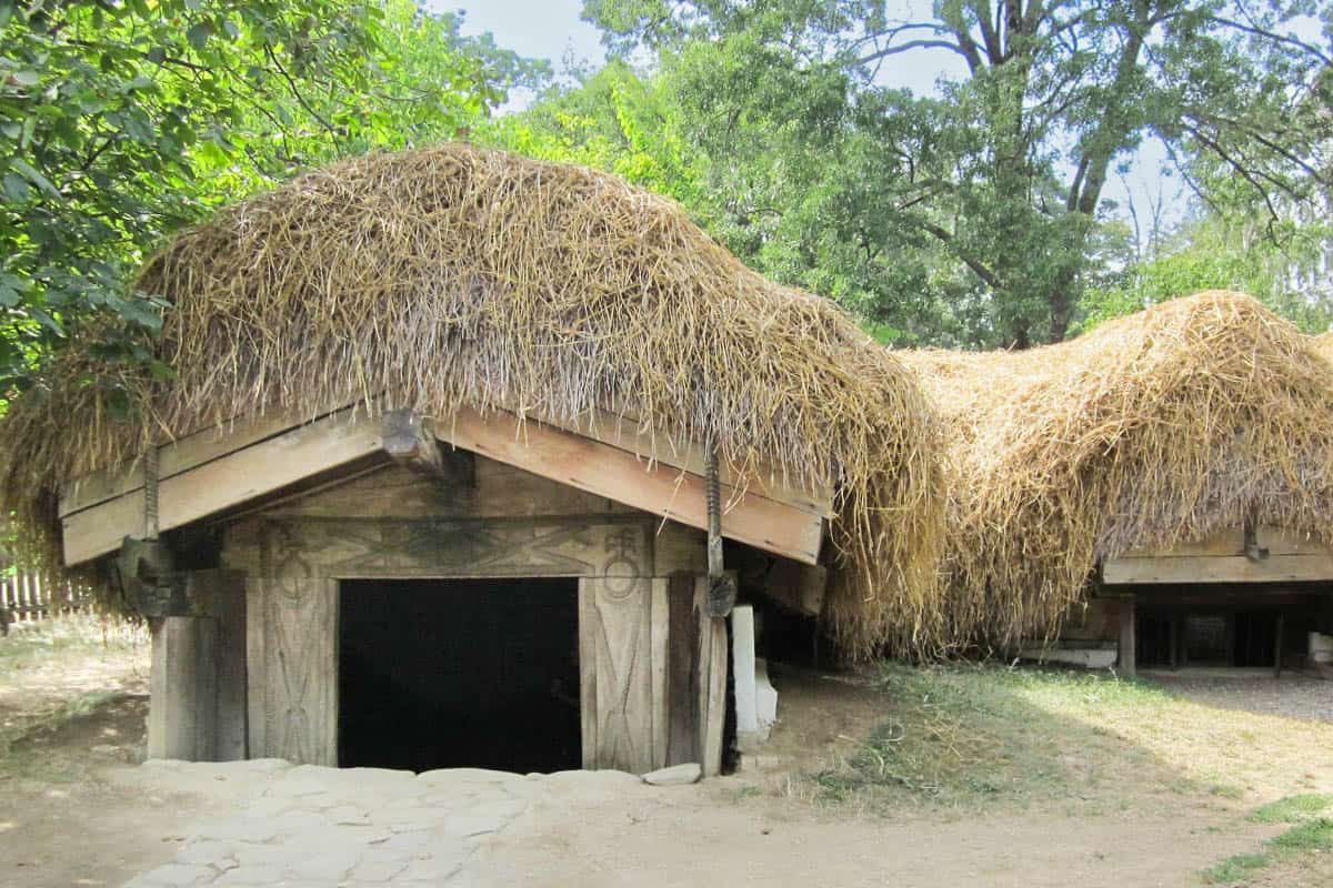 bordei maison semi-enterrée