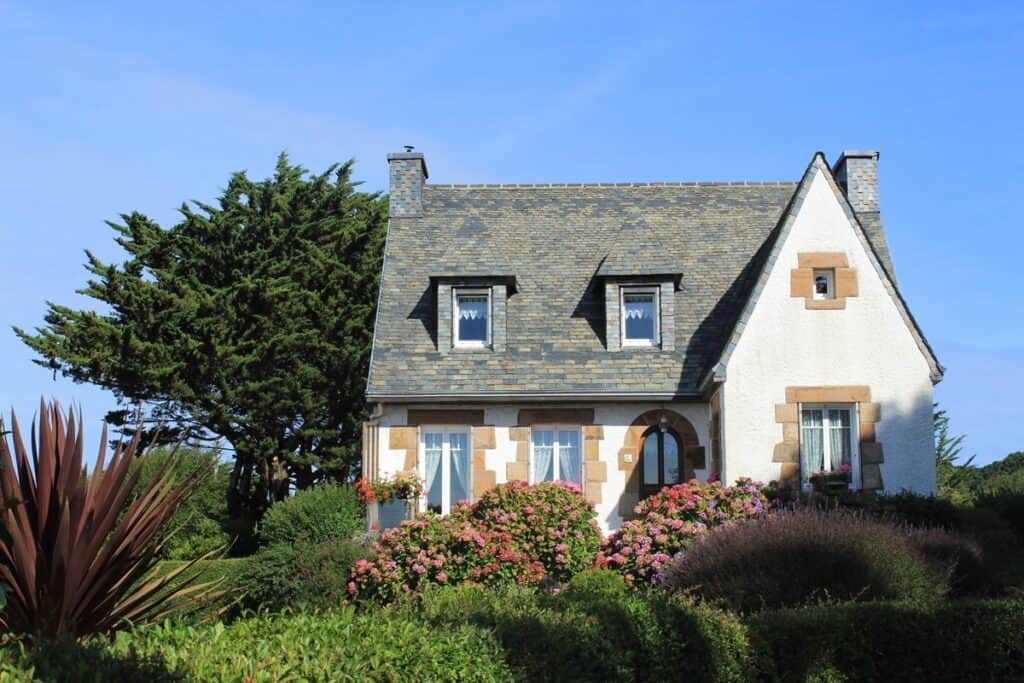 maison à avancée dans les Côtes d'Armor