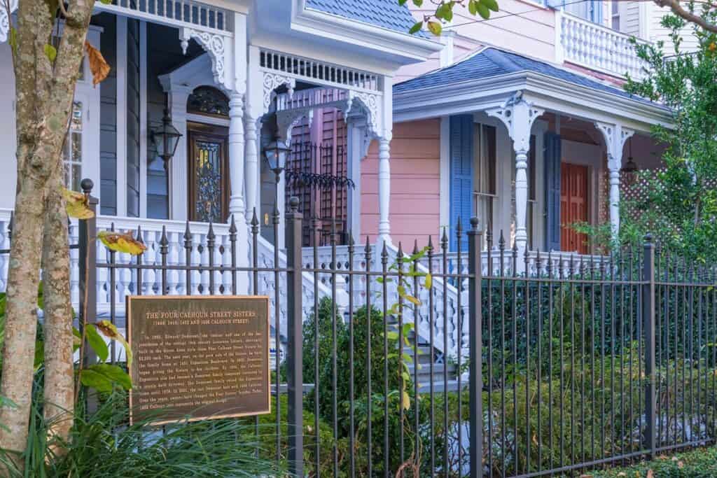 maisons de style gingerbread à la Nouvelle-Orléans