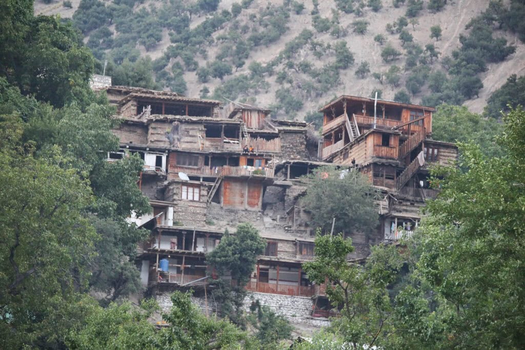 village Kalash sur les hauteurs