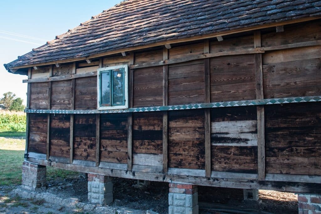 vieille maison en bois serbe