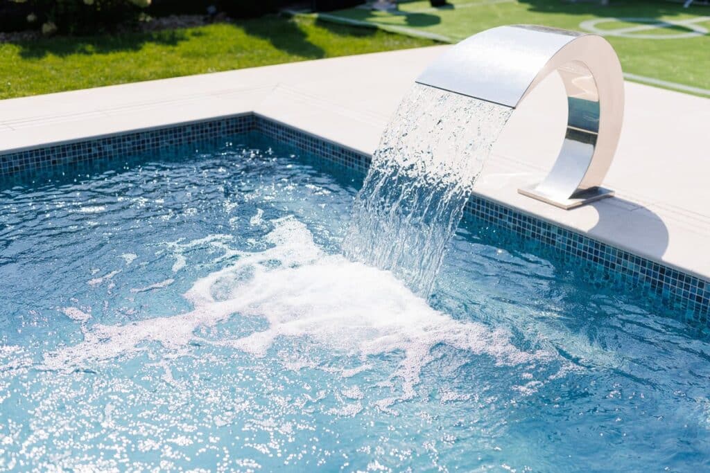 cascade de piscine