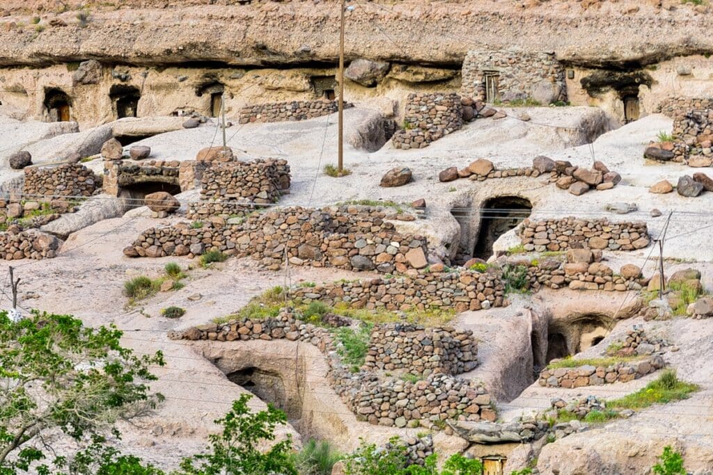 maisons troglodytes de Maymand