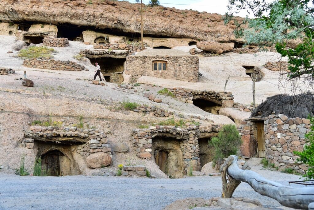 maisons troglodytes de Maymand