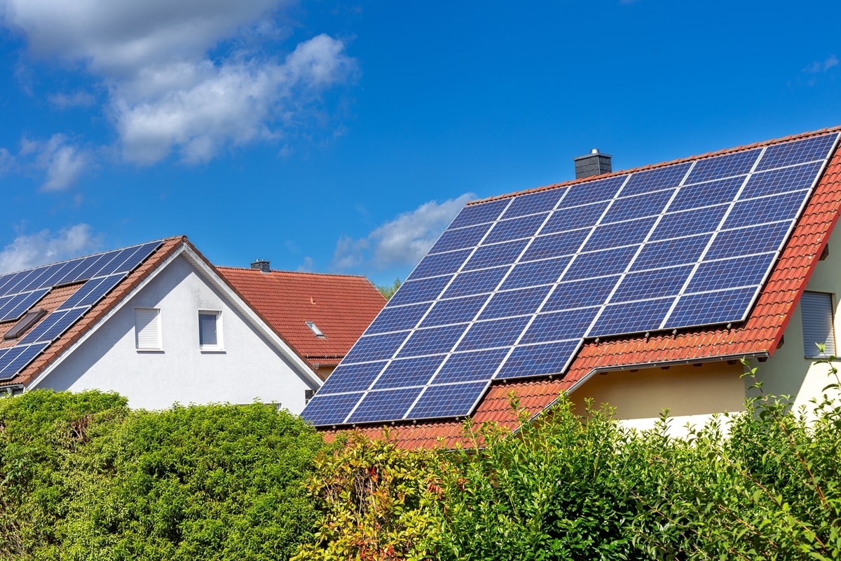 panneaux solaires toits maisons Bordeaux