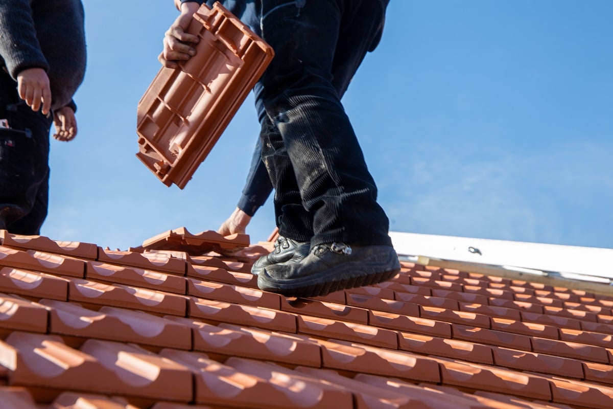 Rénovation toiture : quels matériaux choisir pour une maison durable