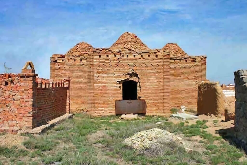 architecture funéraire steppe Saryarka