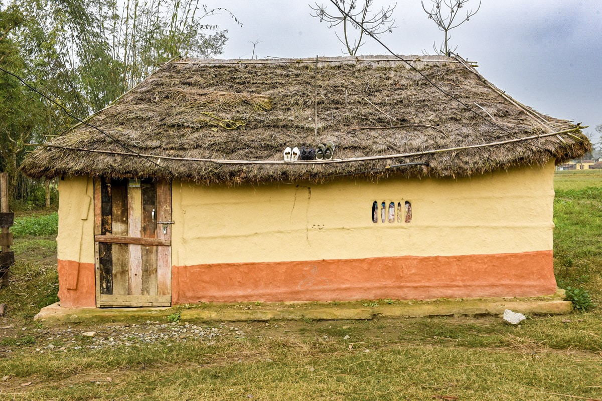 maison Tharu traditionnelle