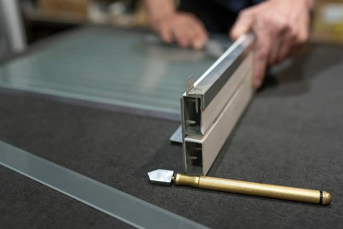 Fabrication de verre personnalisé : les étapes pour un projet réussi