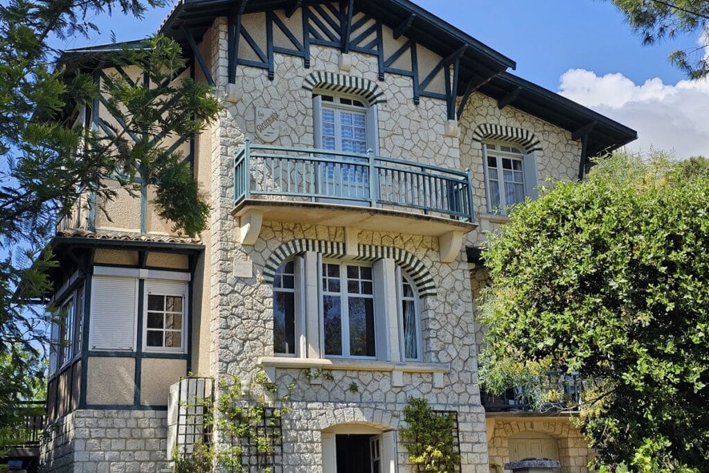villa espelosin façade
